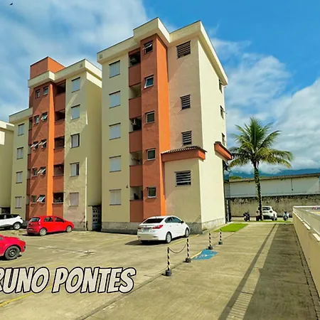 Apartamento em Ubatuba com Piscina e Churrasqueira-3